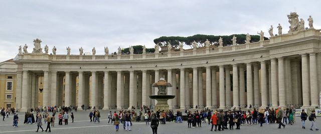 موقع ساحة القديس بطرس روما