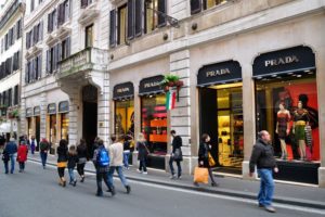 التسوق في روما