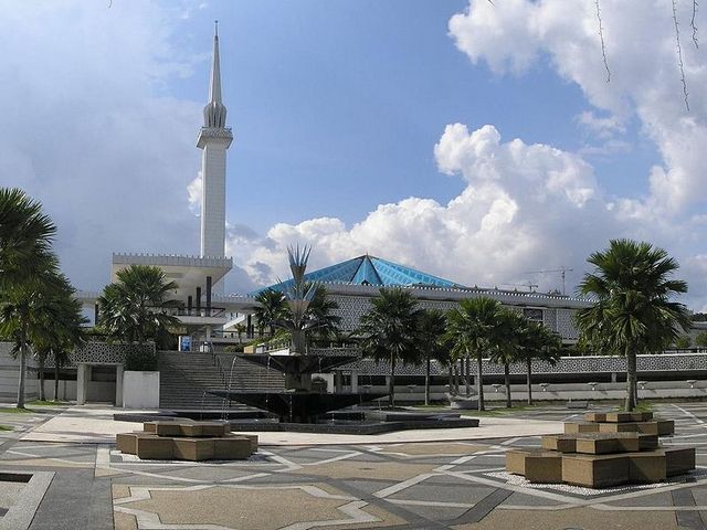 المسجد الوطني في كوالا لمبور