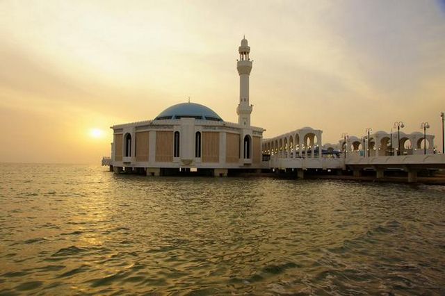 المسجد العائم جدة