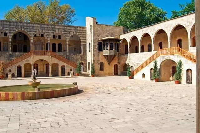 قصر بيت الدين