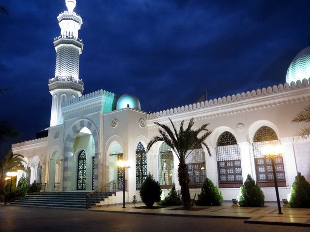 موقع مسجد الشريف حسين بن علي العقبة