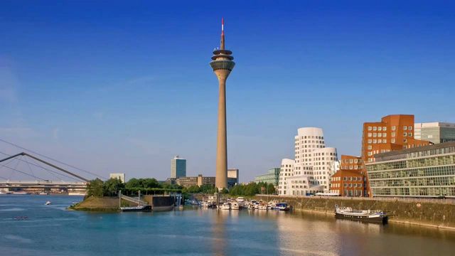 برج الراين في دوسلدورف