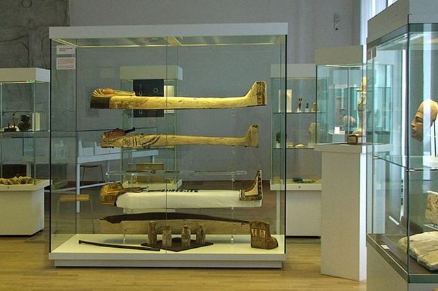 متحف بون للآثار المصرية
