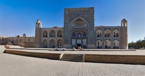 مدرسة عبد العزيز خان