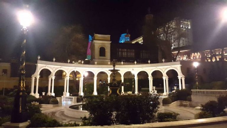 حديقه نوافير فيلهارمونيك باكو