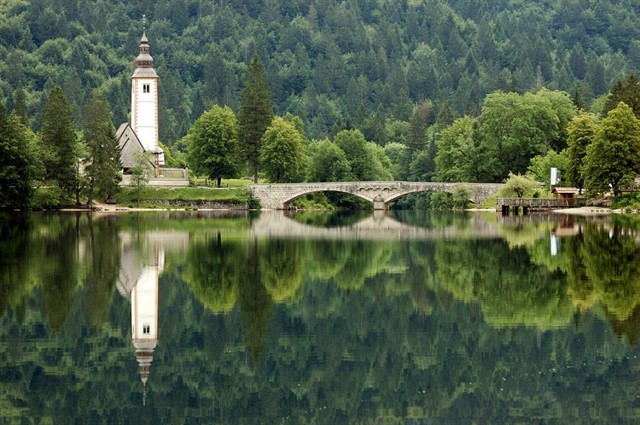 بحيرة بوخن سلوفينيا 