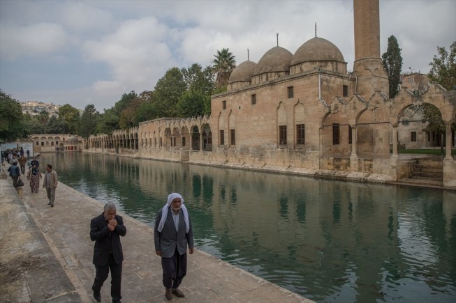 كم تبعد اورفا عن اسطنبول