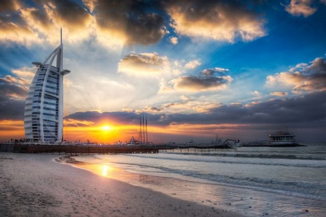 شواطئ دبي المفتوحة
