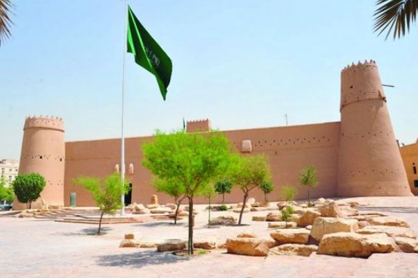 التاريخيه وفي الرياض كثير من المعالم من المعالم