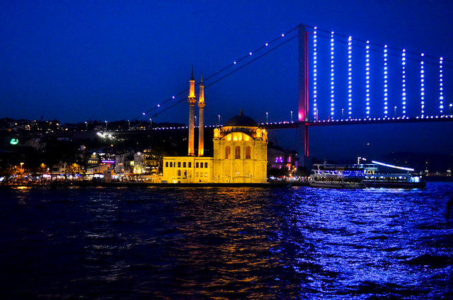 جامع اورتاكوي إسطنبول