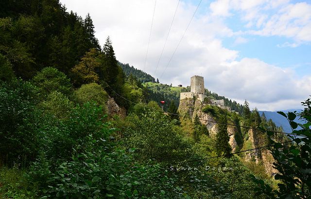 قلعه زيلكالي ريزا