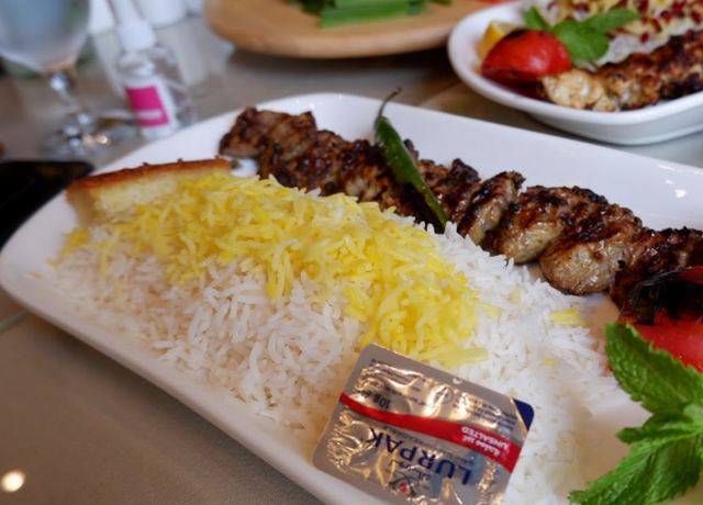 مطعم ايران زمين داون تاون دبي