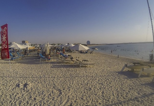 شاطئ ياس ابوظبي