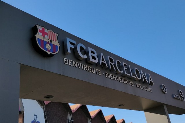 اين يوجد متحف نادي برشلونة