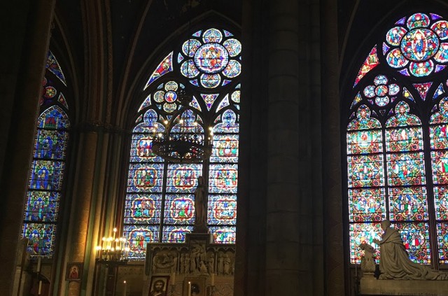 كاتدرائية نوتردام فرنسا