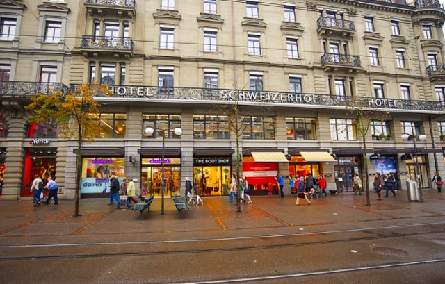 التسوق في زيورخ سويسرا
