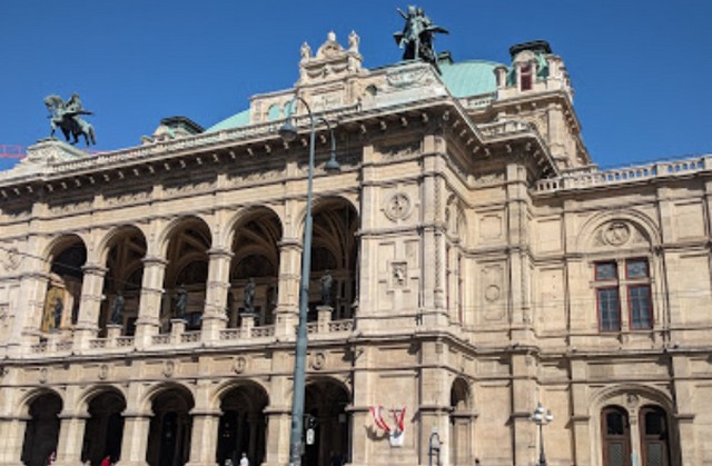 دار الاوبرا في فيينا