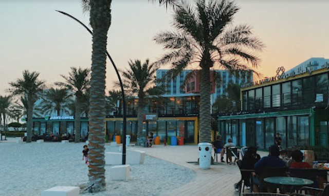 موقع شاطئ مراسي البحرين